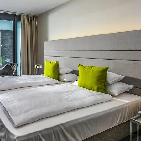 Open 4* センテシュ